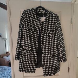 Elegant Houndstooth Patterned Coat